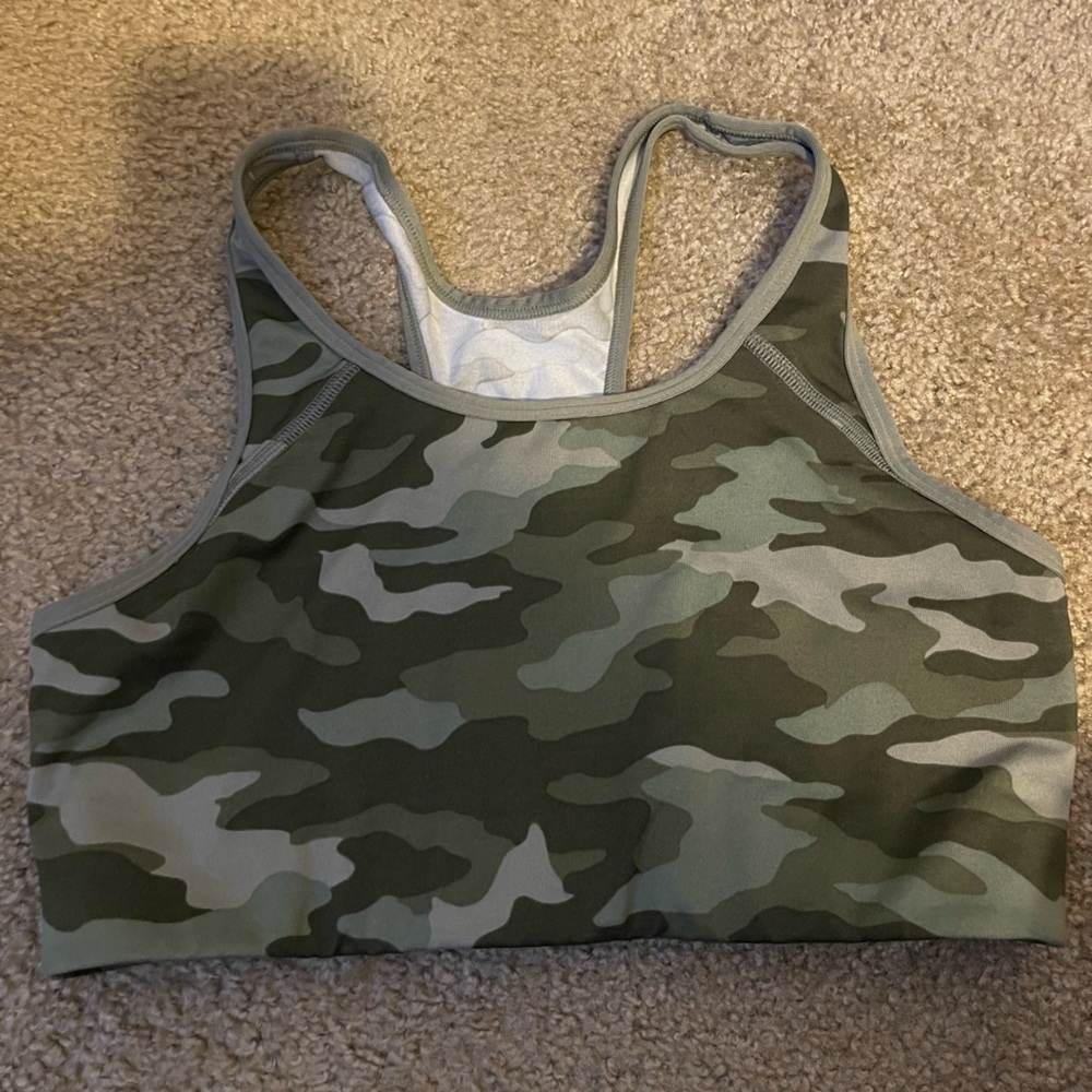 camouflage green sports bra from PINK!!